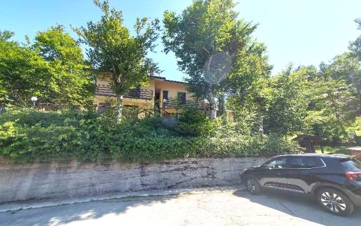 Abetone Loc. Doganaccia Trilocale con Ampia Soffitta