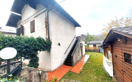 Fiumalbo Dogana Nuova Appartamento con Giardino