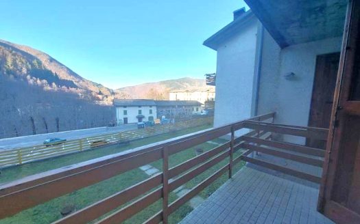 Dogana Nuova Trilocale con Camino e Terrazzo