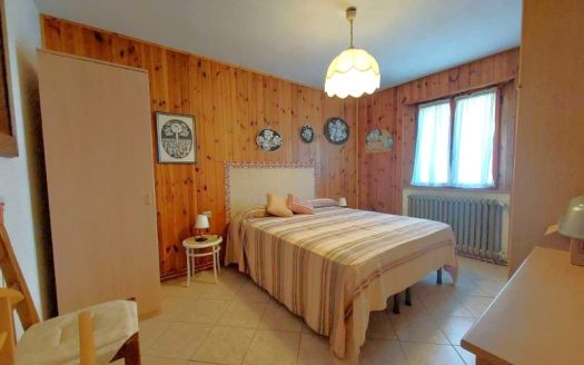 Cutigliano Trilocale Piano Terra con Resede