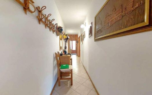 Cutigliano Trilocale Piano Terra con Resede