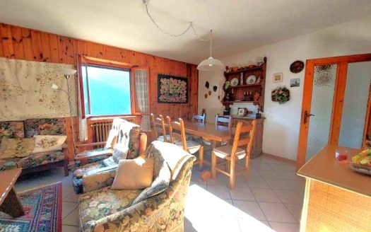 Cutigliano Trilocale Piano Terra con Resede