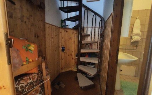 Pian di Novello Appartamento con Caminetto e Doppi Servizi