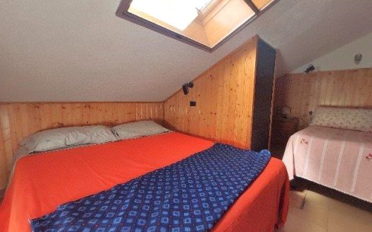 Pian di Novello Appartamento con Caminetto e Doppi Servizi