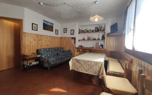 Pian di Novello Appartamento con Caminetto e Doppi Servizi