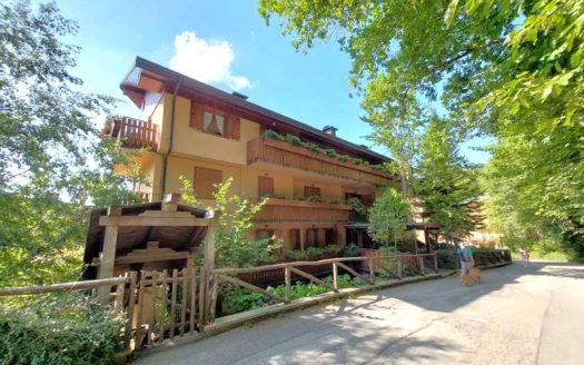 Abetone Le Motte Bilocale con Posto Auto Coperto e Cantina