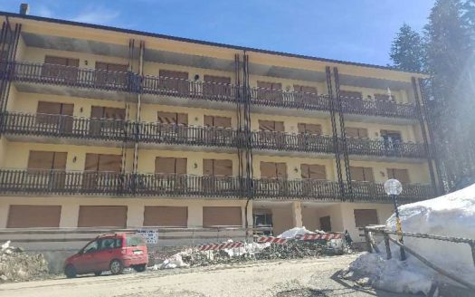 Abetone Le Motte Bilocale con Terrazzo Camino e Cantina