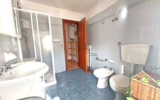 Fiumalbo Bilocale con Caminetto comodo al Centro