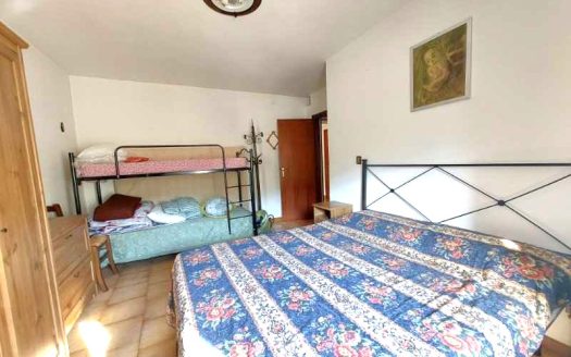 Fiumalbo Bilocale con Caminetto comodo al Centro