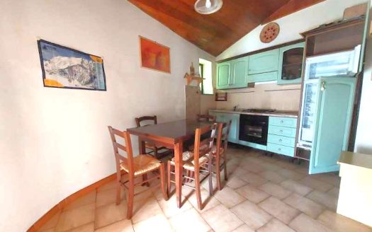 Fiumalbo Bilocale con Caminetto comodo al Centro