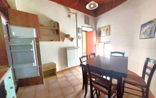 Fiumalbo Bilocale con Caminetto comodo al Centro