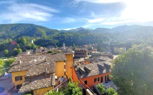 Fiumalbo Bilocale con Caminetto comodo al Centro