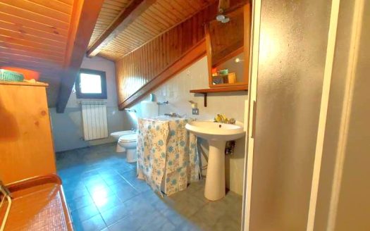 Fiumalbo Trilocale con Caminetto comodo al Centro