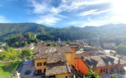 Fiumalbo Trilocale con Caminetto comodo al Centro