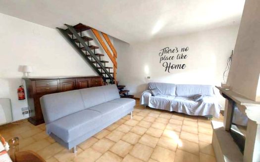 Fiumalbo Trilocale con Caminetto comodo al Centro