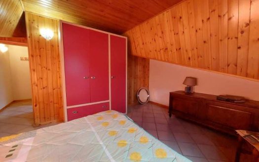 Fiumalbo Località “Il Chioso ” Trilocale con Camino e Posto Auto