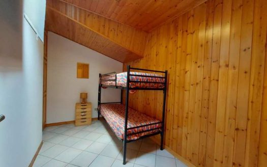 Fiumalbo Località “Il Chioso ” Trilocale con Camino e Posto Auto