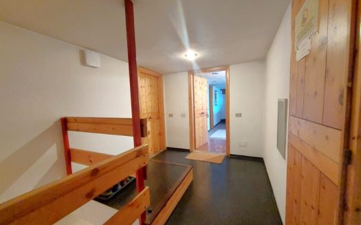 Abetone Le Motte Trilocale con Camino Soppalco ed Ampio Garage
